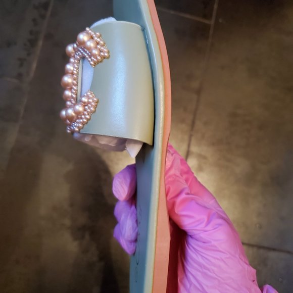 Olive 'Pearl' Sandals - Picture 5 of 7